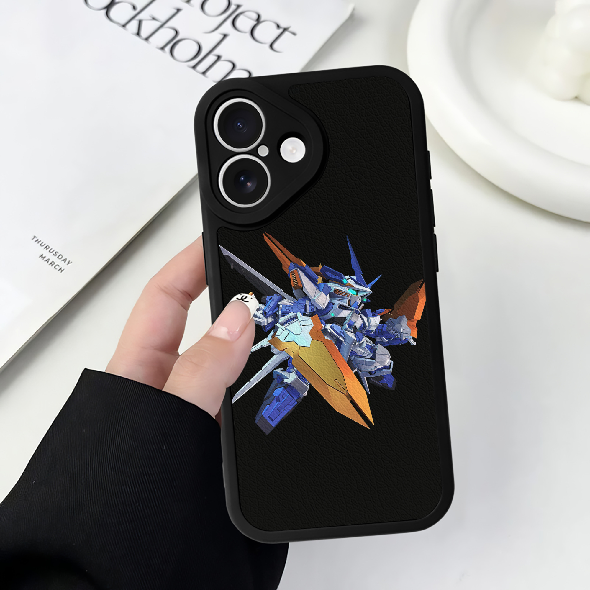 （画像用） 機動戦士ガンダム Mobile Suit Gundam 【iPhone 16シリーズ対応】シリコンスマホケース（レザー調） 材質：シリコン